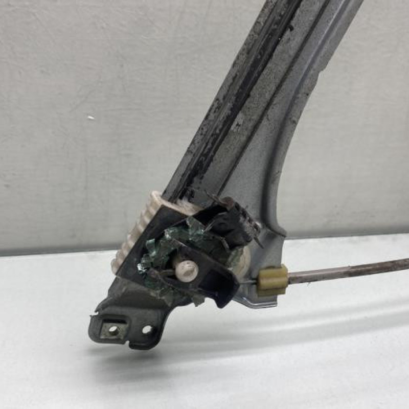Leve vitre electrique avant gauche RENAULT CLIO 3 Photo n°3