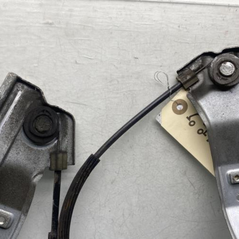 Leve vitre electrique avant gauche RENAULT CLIO 3 Photo n°4