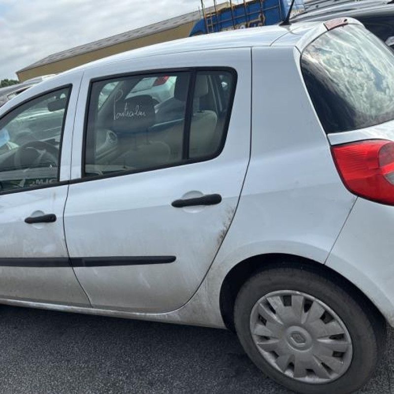 Aile avant droit RENAULT CLIO 3 Photo n°11