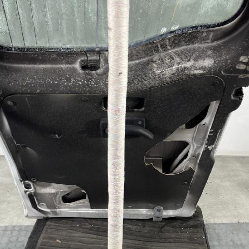 Porte de coffre droit RENAULT MASTER 2 Photo n°9