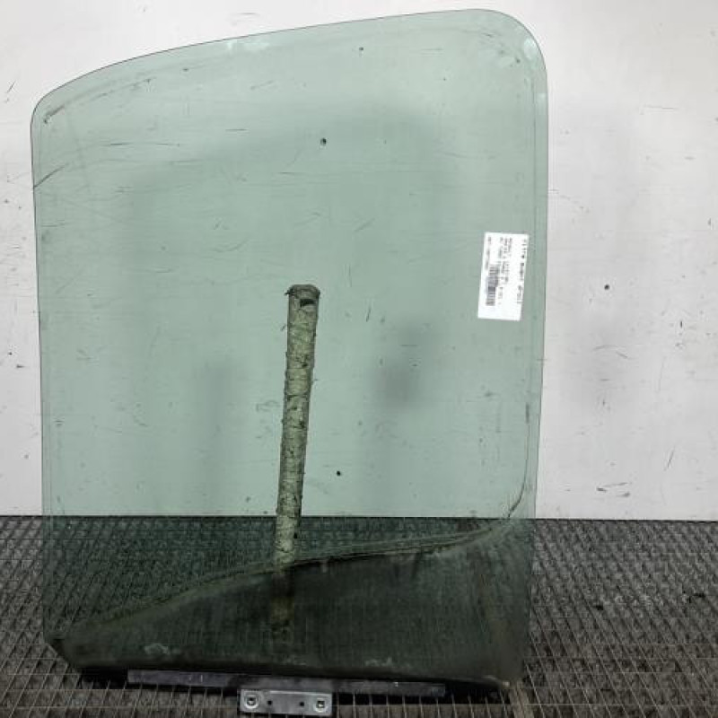 Vitre avant droit RENAULT MASTER 2 Photo n°4