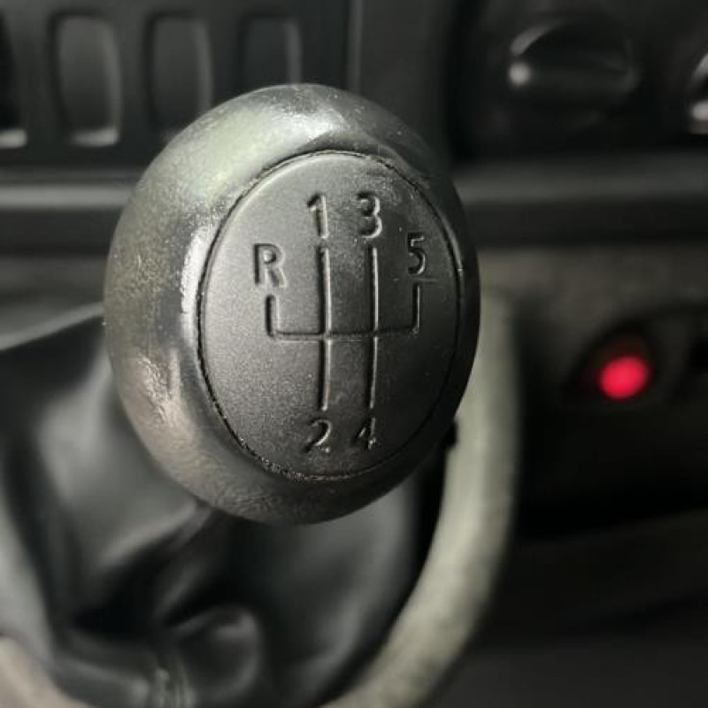 Vitre avant droit RENAULT MASTER 2 Photo n°9