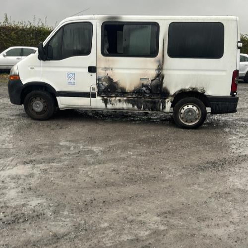 Vitre avant droit RENAULT MASTER 2 Photo n°10