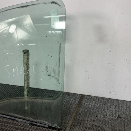 Vitre avant gauche RENAULT MASTER 2