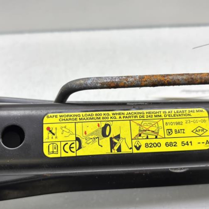 Cric RENAULT GRAND MODUS Photo n°2