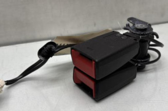 Attache ceinture arriere droit PEUGEOT 308 2 Photo n°1