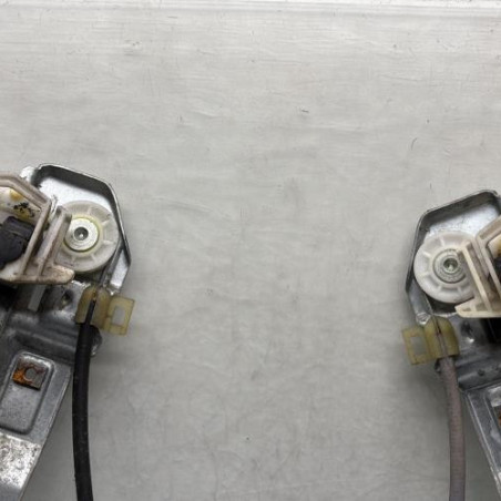 Leve vitre electrique avant droit RENAULT MEGANE 2