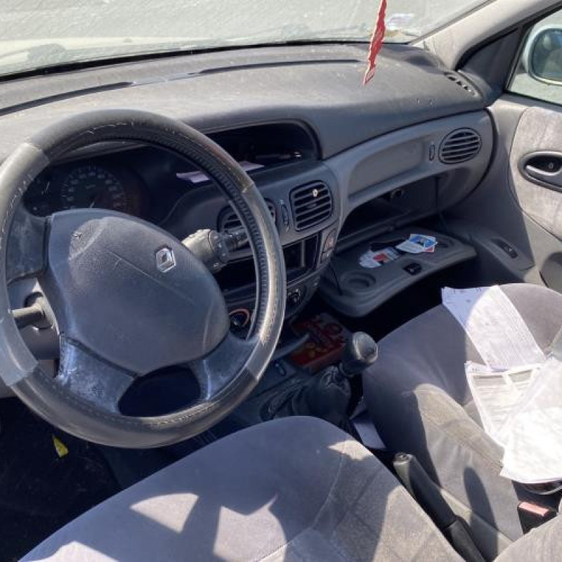 Cremaillere assistee RENAULT MEGANE 1 Photo n°17