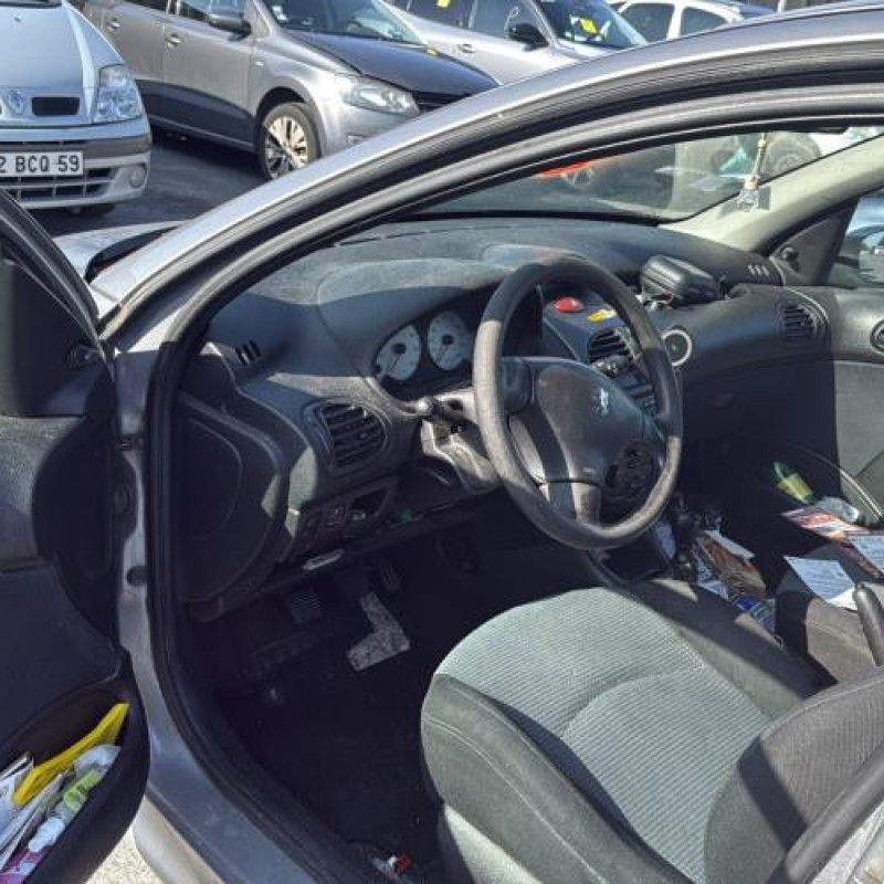 Attache ceinture arriere droit PEUGEOT 206 Photo n°9