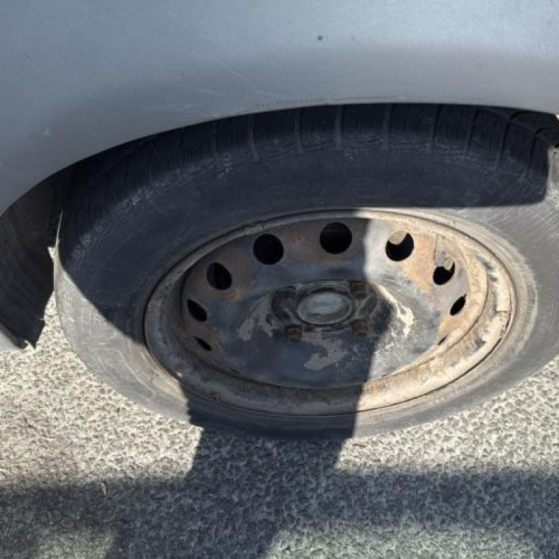 Attache ceinture arriere gauche PEUGEOT 206 Photo n°18