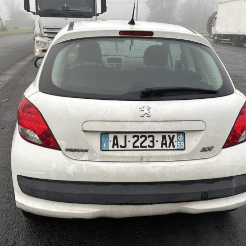Vitre avant gauche PEUGEOT 207 Photo n°9