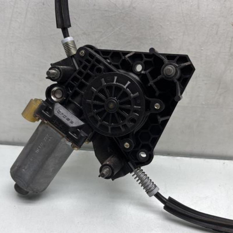 Leve vitre electrique avant droit RENAULT CLIO 2 Photo n°7
