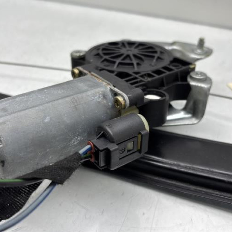 Leve vitre electrique arriere gauche BMW X5 E53 Photo n°5