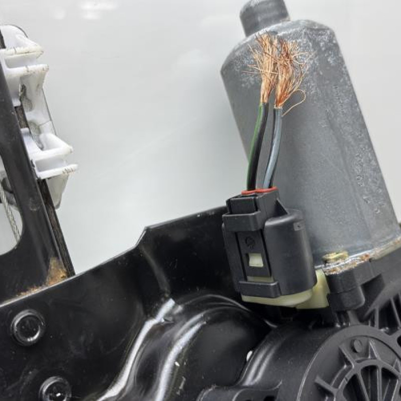 Leve vitre electrique avant droit BMW X5 E53 Photo n°5