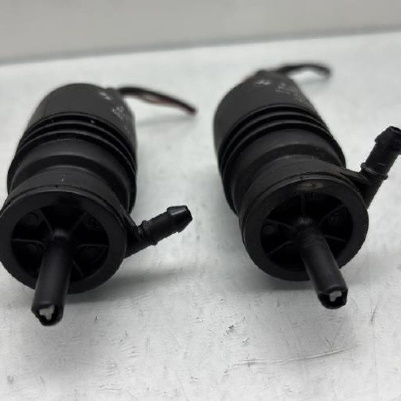 Pompe lave glace avant BMW X5 E53 Photo n°4