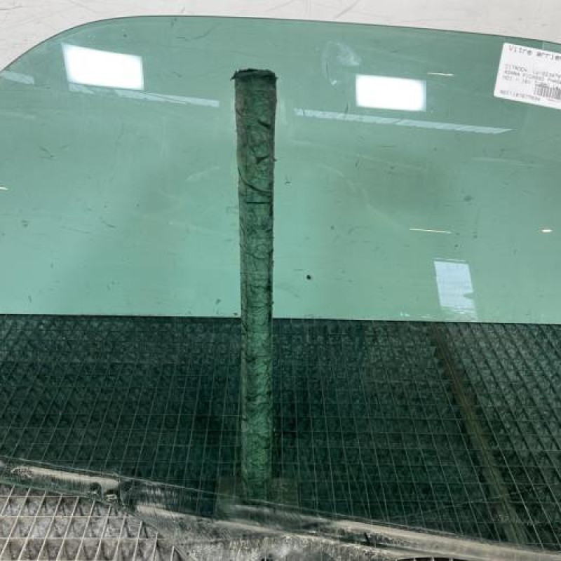 Vitre arriere droit CITROEN XSARA PICASSO Photo n°1