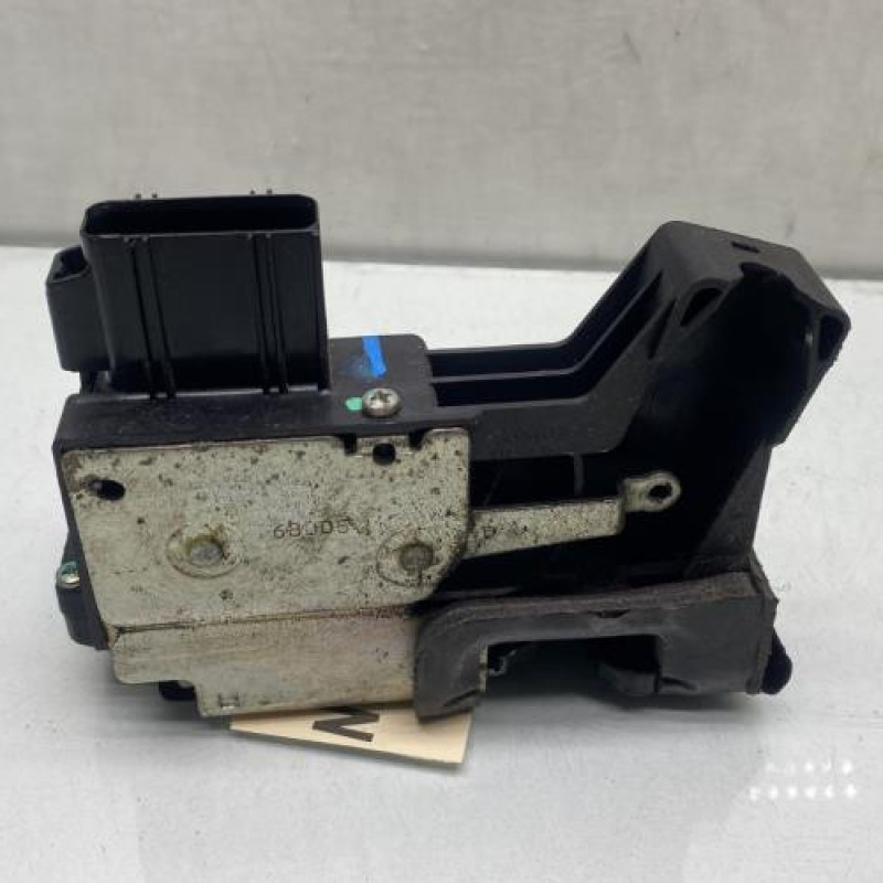 Serrure avant droit FORD FIESTA 5 Photo n°4