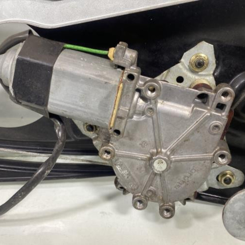 Leve vitre electrique arriere droit MERCEDES CLASSE CLK 208 Photo n°3