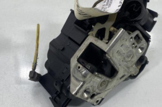 Serrure avant droit MERCEDES CLASSE CLK 208