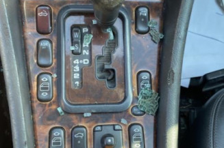 Serrure avant droit MERCEDES CLASSE CLK 208