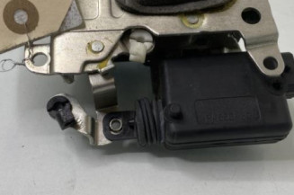 Serrure arriere droit DACIA SANDERO 1