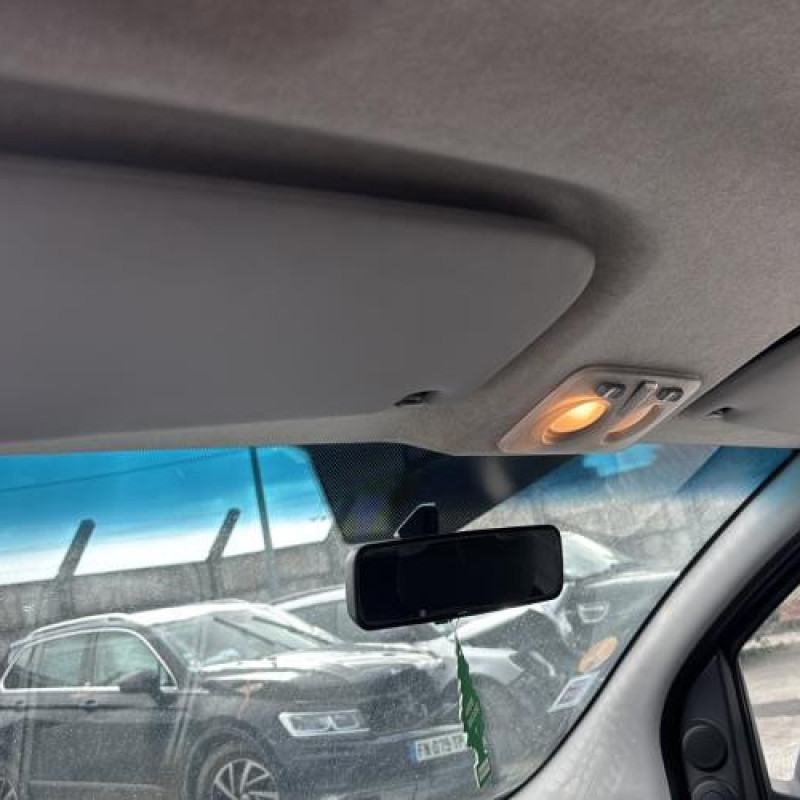 Attache ceinture avant droit FIAT FIORINO 3 Photo n°20