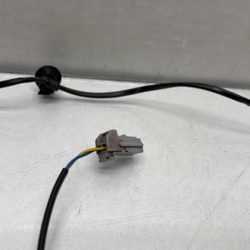 Attache ceinture avant gauche FIAT FIORINO 3 Photo n°3