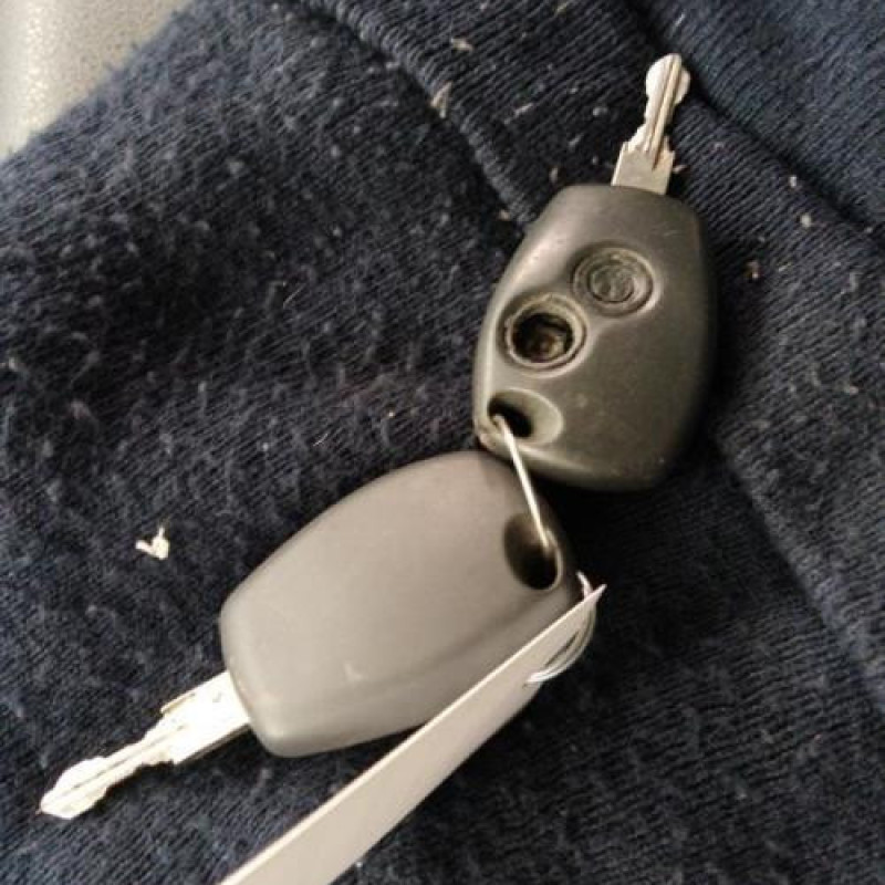 Pretensionneur de ceinture avant droit DACIA DUSTER 1 Photo n°13