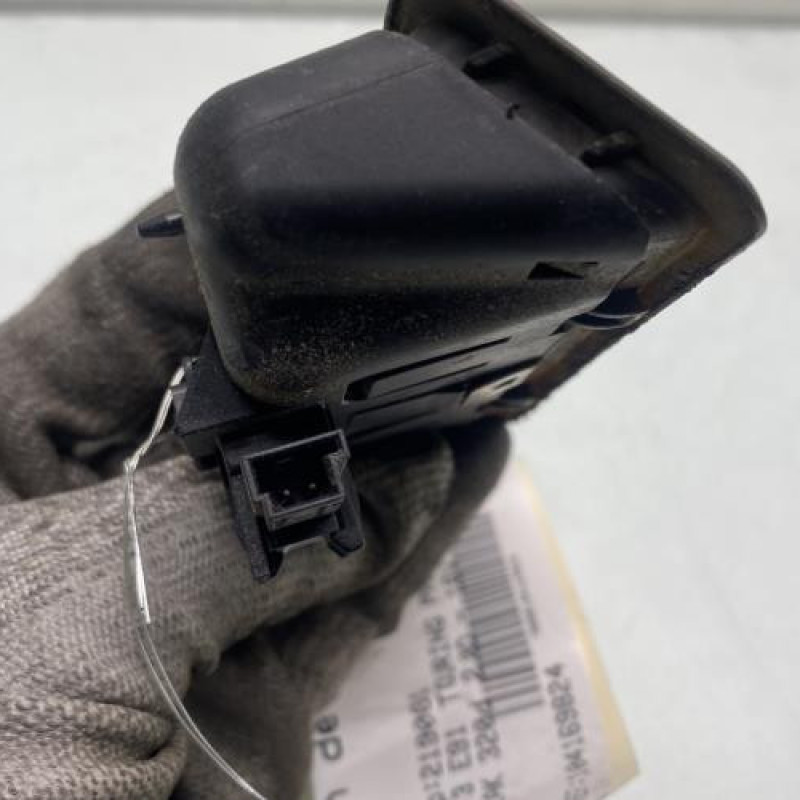 Bouton de coffre BMW SERIE 3 E91 Photo n°3