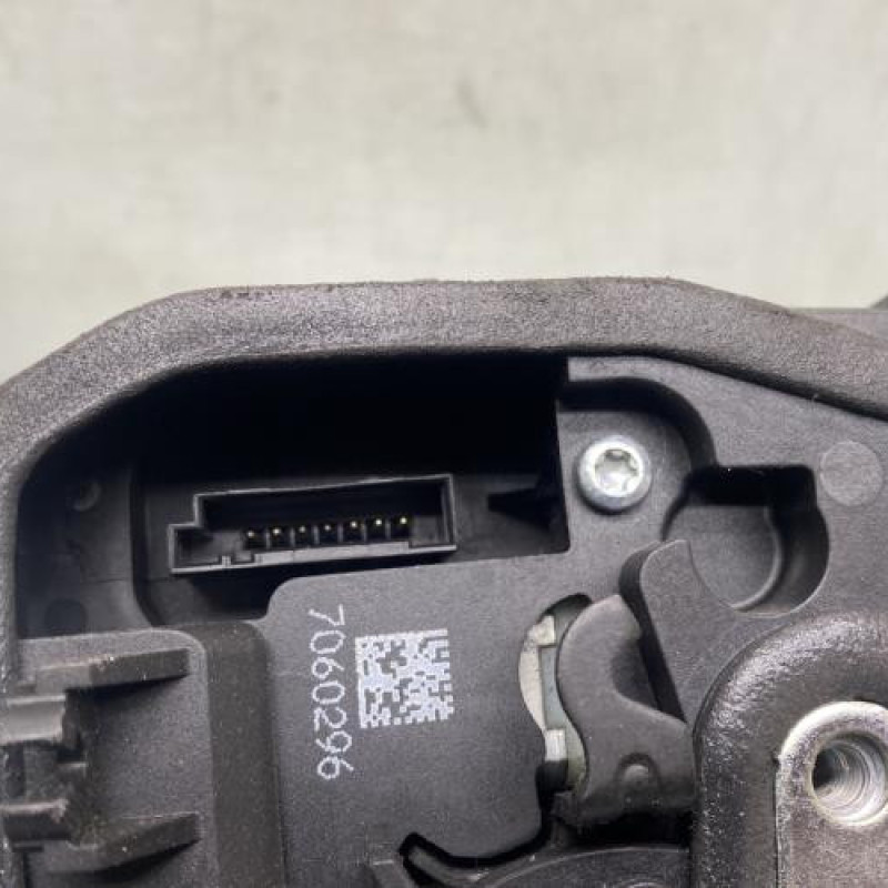 Serrure arriere droit BMW SERIE 3 E91 Photo n°4