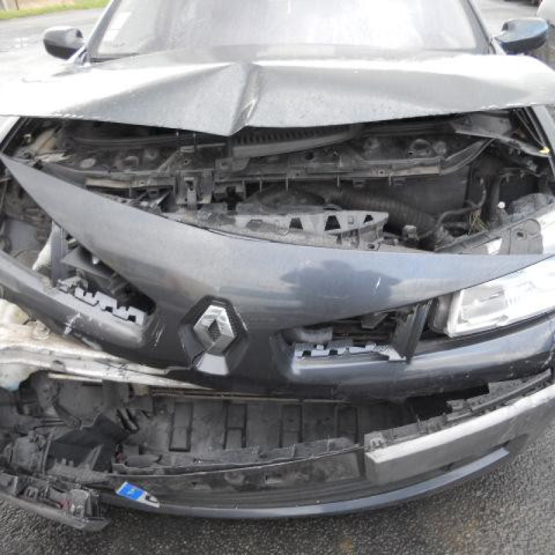 Pare choc arriere RENAULT MEGANE 2 Photo n°6