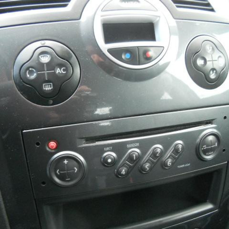 Pare choc arriere RENAULT MEGANE 2 Photo n°11