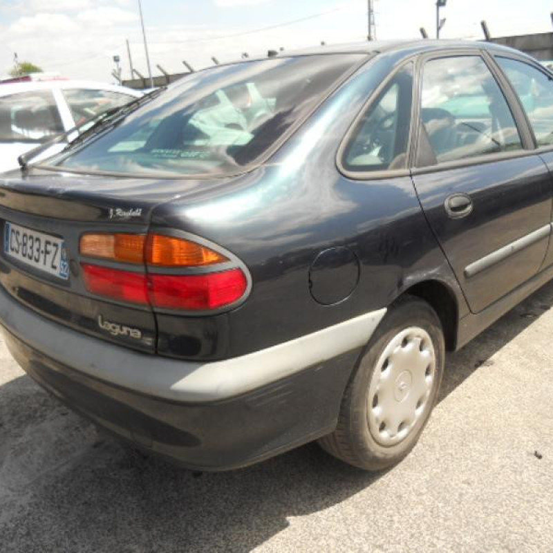 Pare choc arriere RENAULT LAGUNA 1 Photo n°6