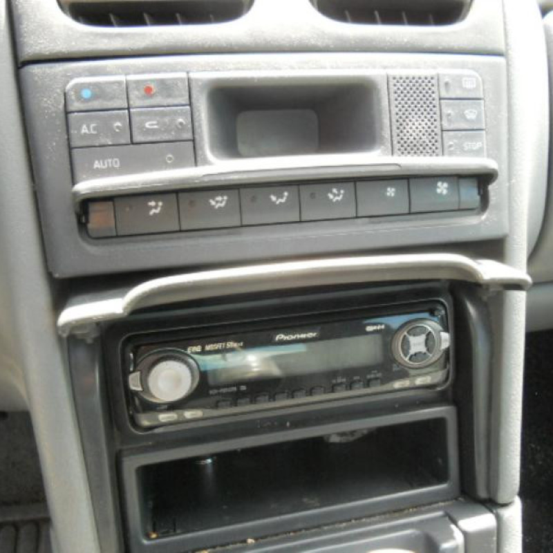 Pare choc arriere RENAULT LAGUNA 1 Photo n°9