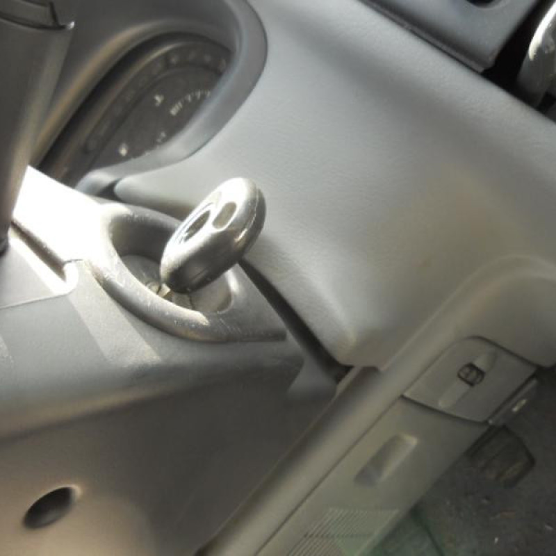 Pare choc arriere RENAULT LAGUNA 1 Photo n°10