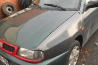 Pare choc arriere SEAT CORDOBA 1