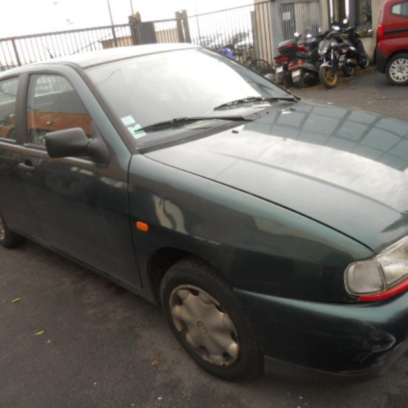 Pare choc arriere SEAT CORDOBA 1 Photo n°7