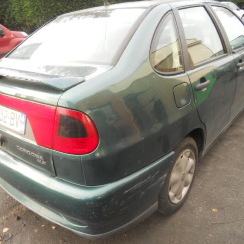 Pare choc arriere SEAT CORDOBA 1 Photo n°8