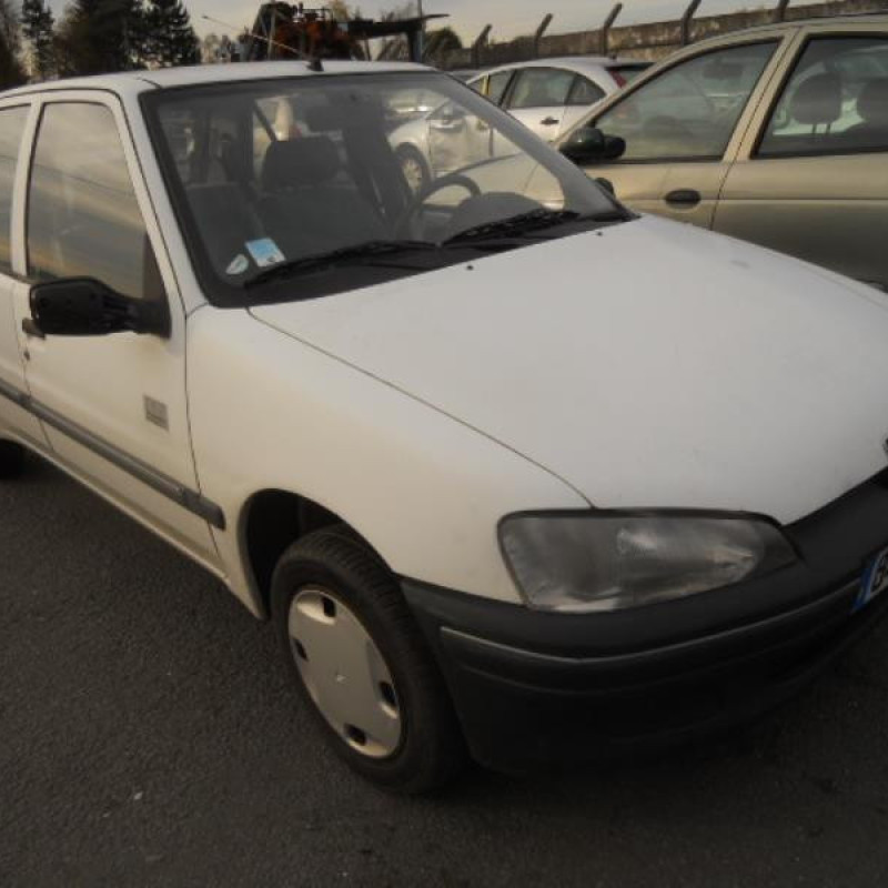 Pare choc arriere PEUGEOT 106 Photo n°6
