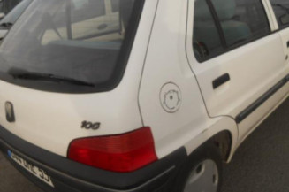 Pare choc arriere PEUGEOT 106