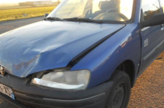 Pare choc arriere PEUGEOT 106