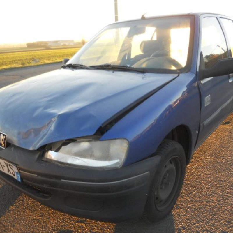 Pare choc arriere PEUGEOT 106 Photo n°9