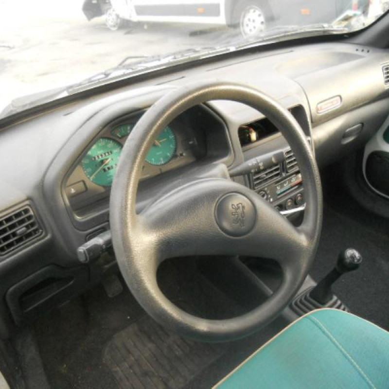 Pare choc arriere PEUGEOT 106 Photo n°9
