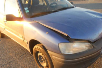 Pare choc arriere PEUGEOT 106
