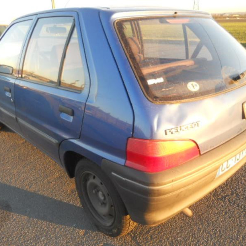 Pare choc arriere PEUGEOT 106 Photo n°12