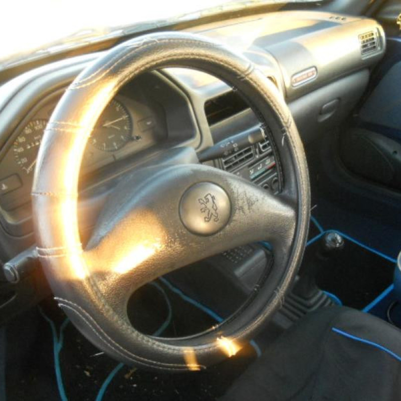 Pare choc arriere PEUGEOT 106 Photo n°13