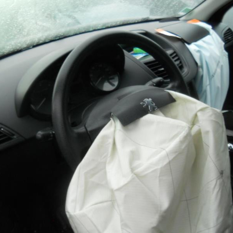 Pare choc arriere PEUGEOT 207 Photo n°14