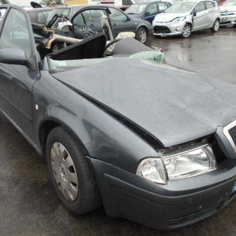 Pare choc arriere SKODA OCTAVIA 1 Photo n°7