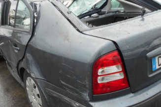 Pare choc arriere SKODA OCTAVIA 1
