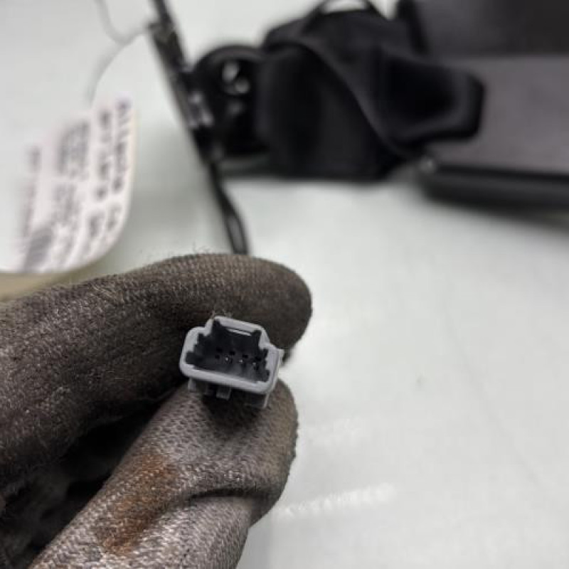 Attache ceinture arriere gauche RENAULT CLIO 4 Photo n°3